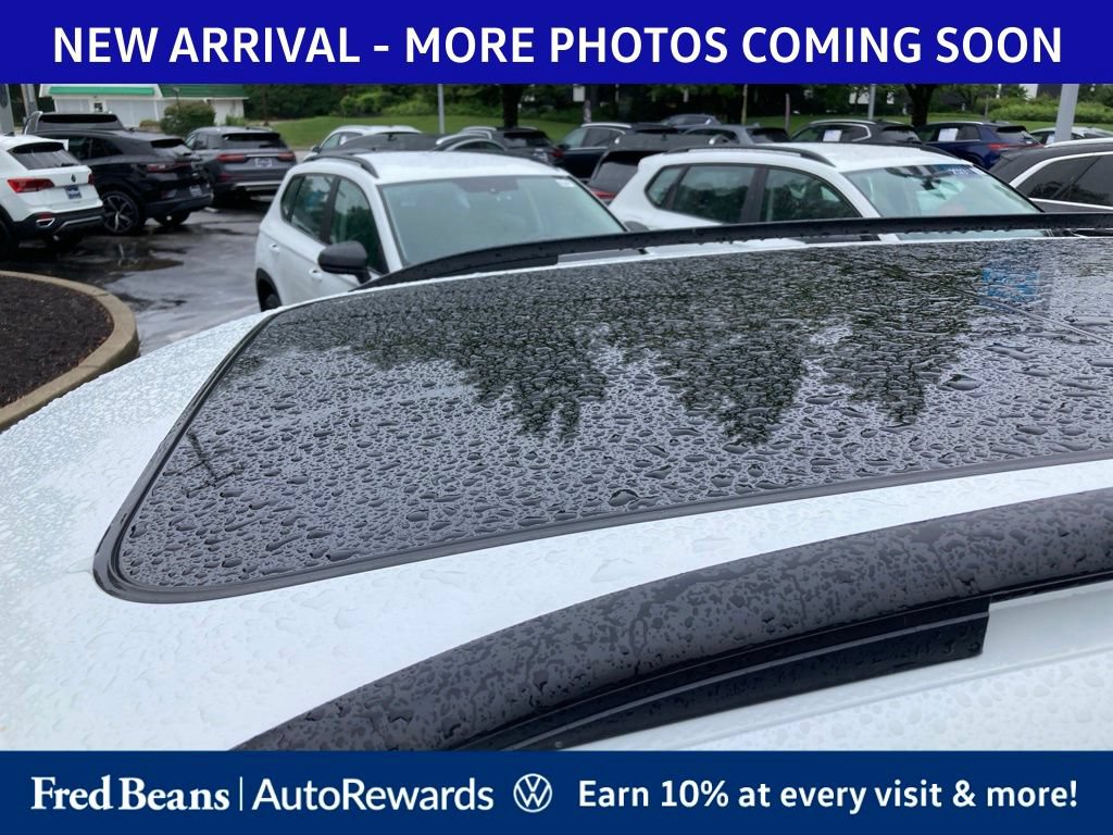 Used 2018 Volkswagen Tiguan SE w/ Panoramic Sunroof Package AWD/4WD image 8