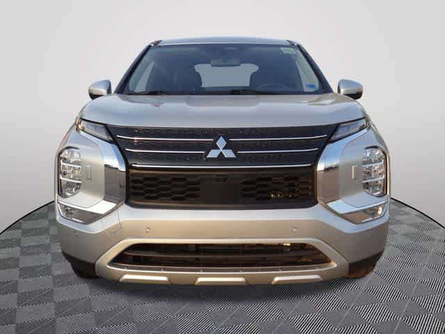 Used 2024 Mitsubishi Outlander SE AWD/4WD image 5