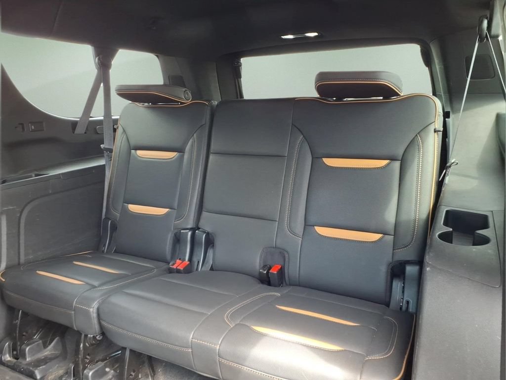 Used 2022 GMC Yukon XL AT4 AWD/4WD image 7