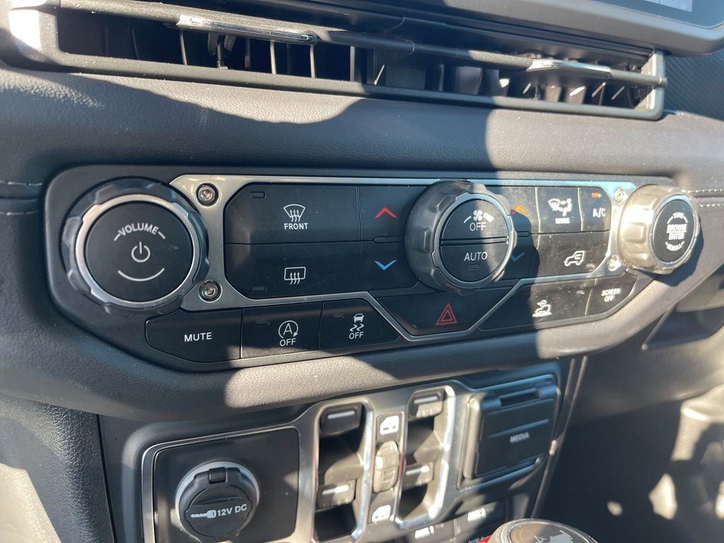 Used 2025 Jeep Wrangler Unlimited Rubicon image 20