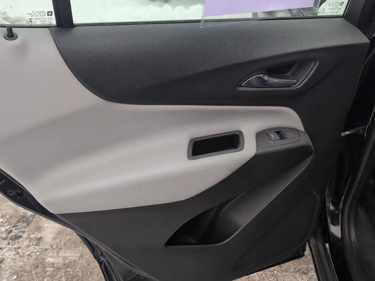 Used 2018 Chevrolet Equinox LS image 12