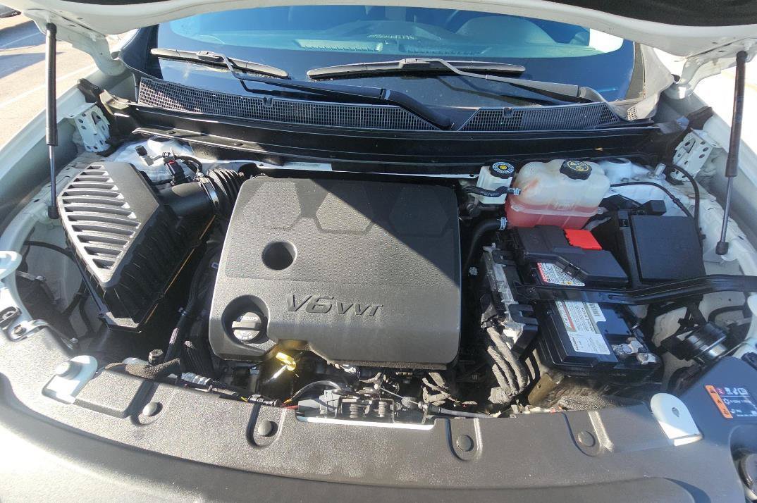 Used 2021 Chevrolet Traverse LT FWD image 14