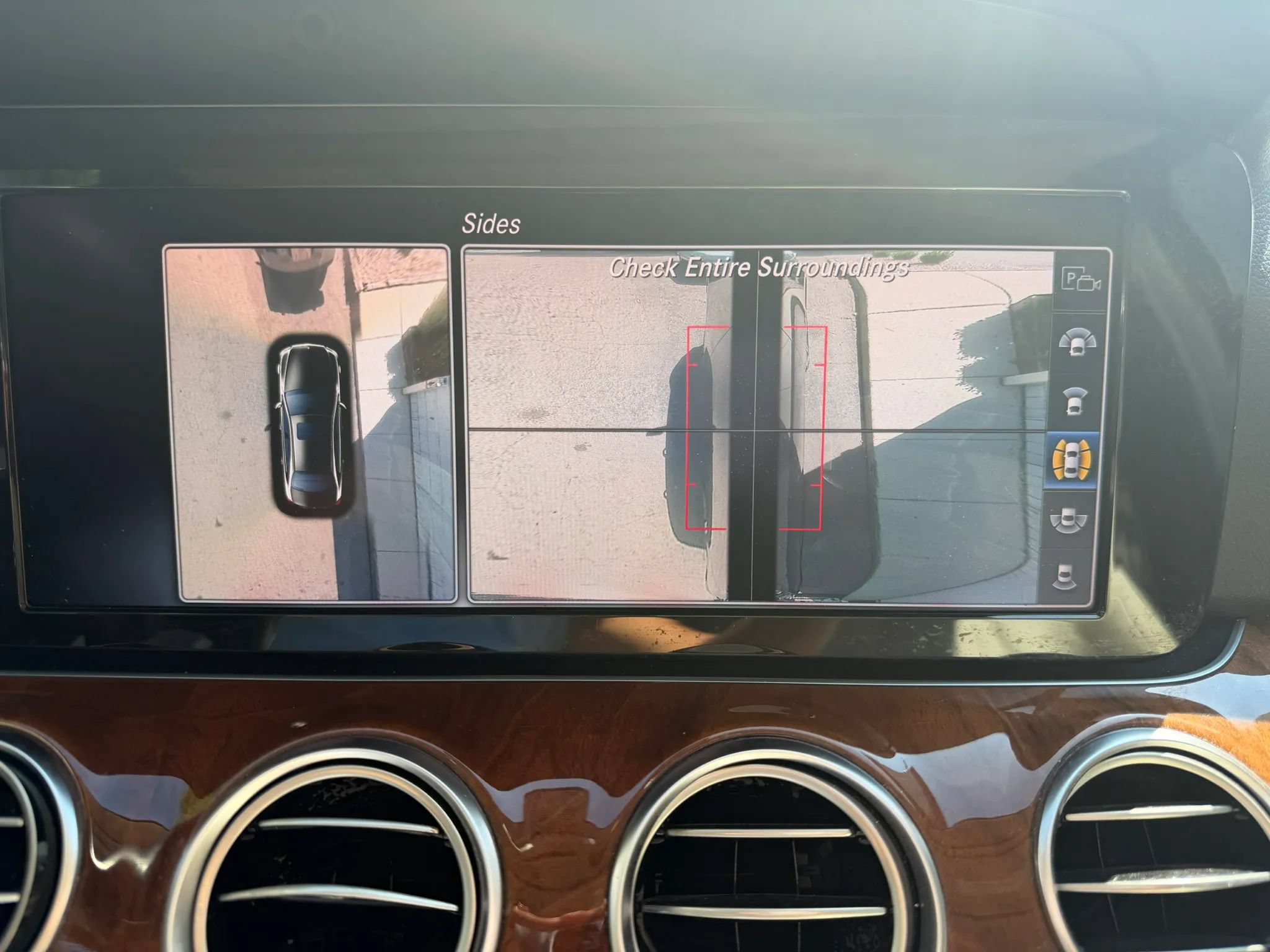 Used 2019 Mercedes-Benz E 300 4MATIC w/ Premium 1 Package image 30