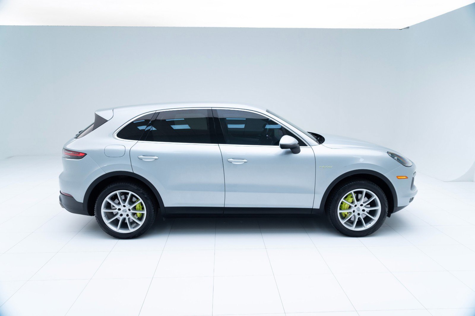 Certified 2022 Porsche Cayenne E-Hybrid image 8