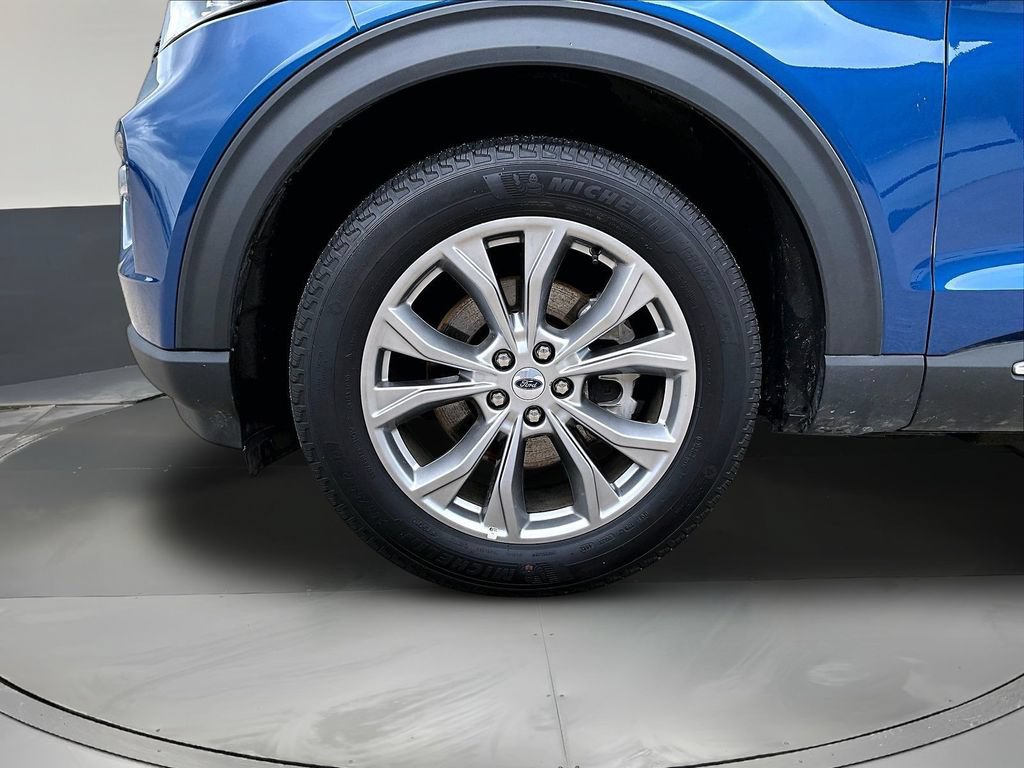 Used 2023 Ford Explorer XLT w/ Equipment Group 202A AWD/4WD image 35