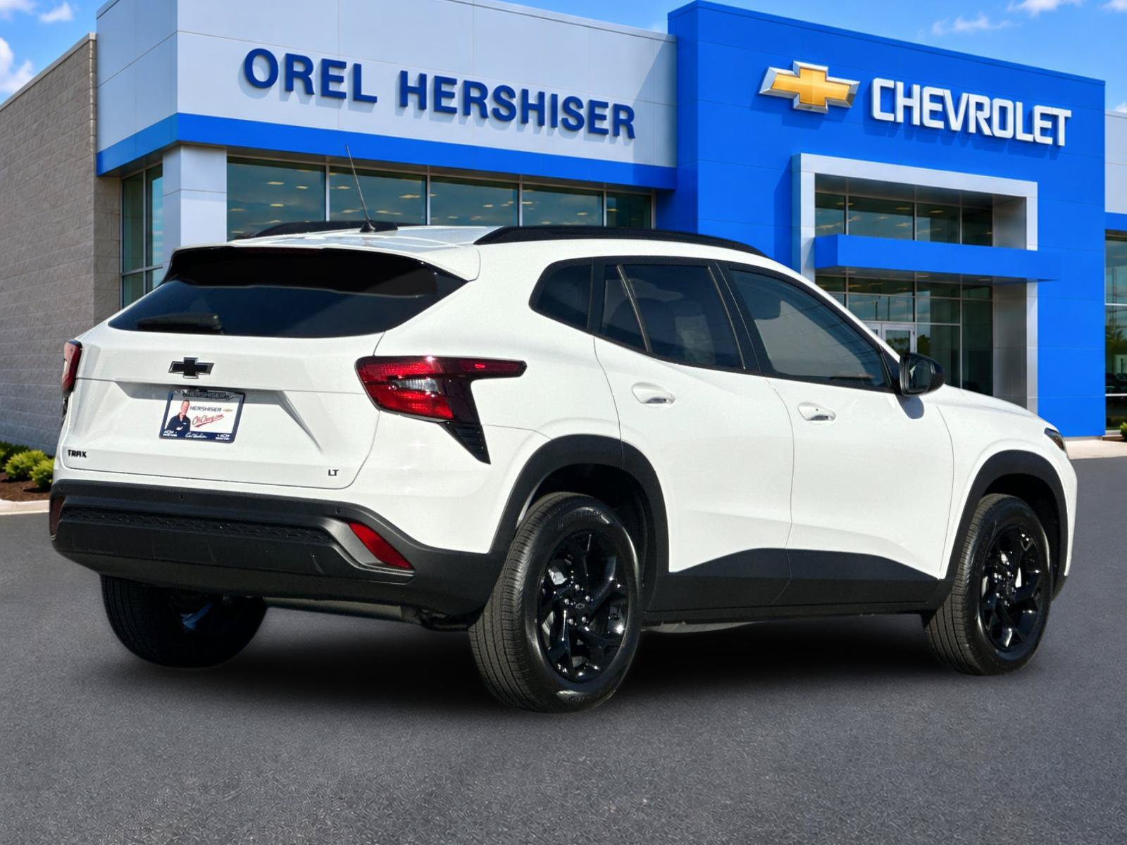 New 2026 Chevrolet Trax LT w/ Driver Confidence Package FWD image 4