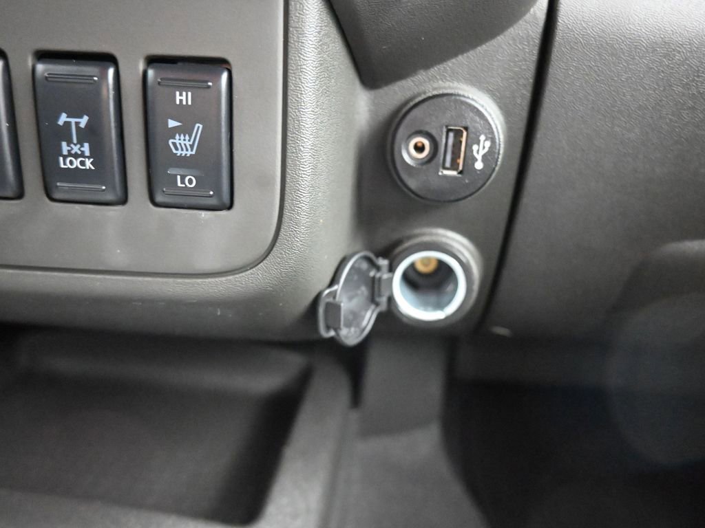 Used 2021 Nissan Frontier PRO-4X w/ Pro-4x Utility Package image 21