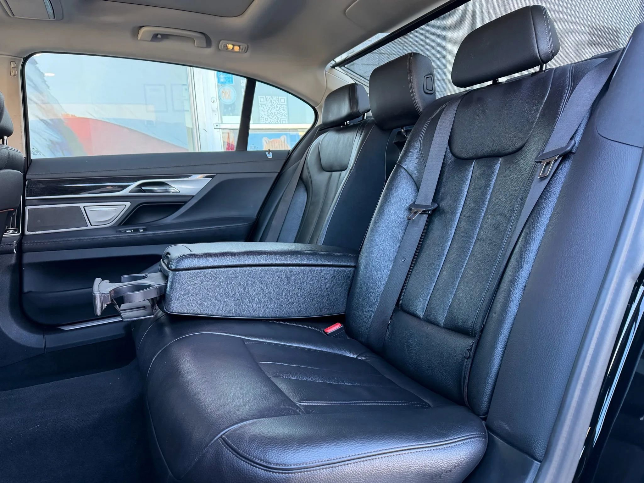 Used 2018 BMW 740i xDrive image 12