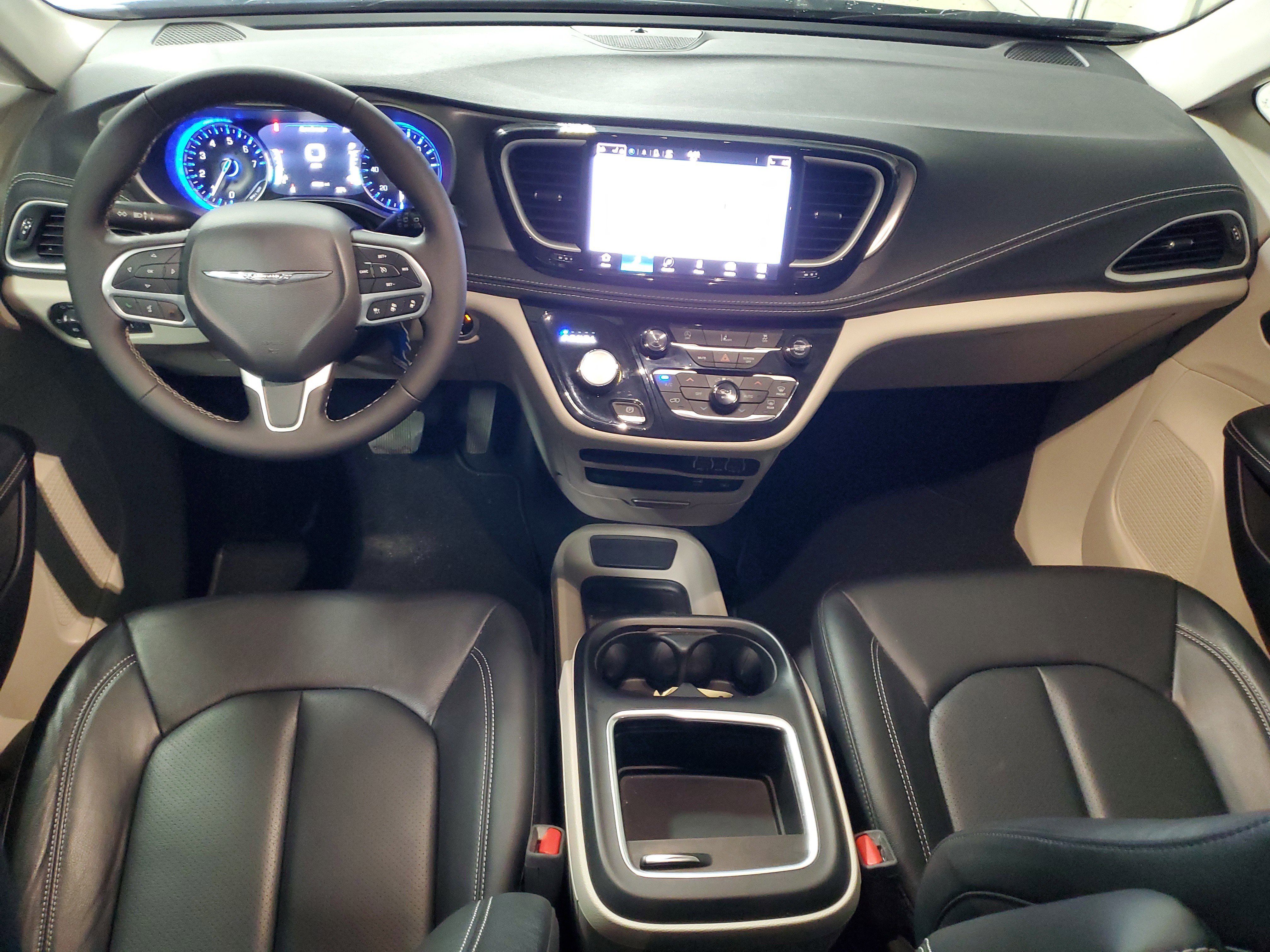 Used 2022 Chrysler Pacifica Touring-L AWD/4WD image 15