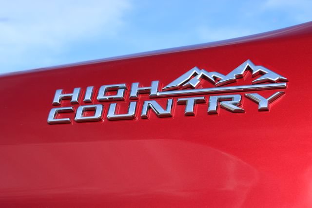 Used 2024 Chevrolet Silverado 2500 High Country w/ Technology Package AWD/4WD image 23