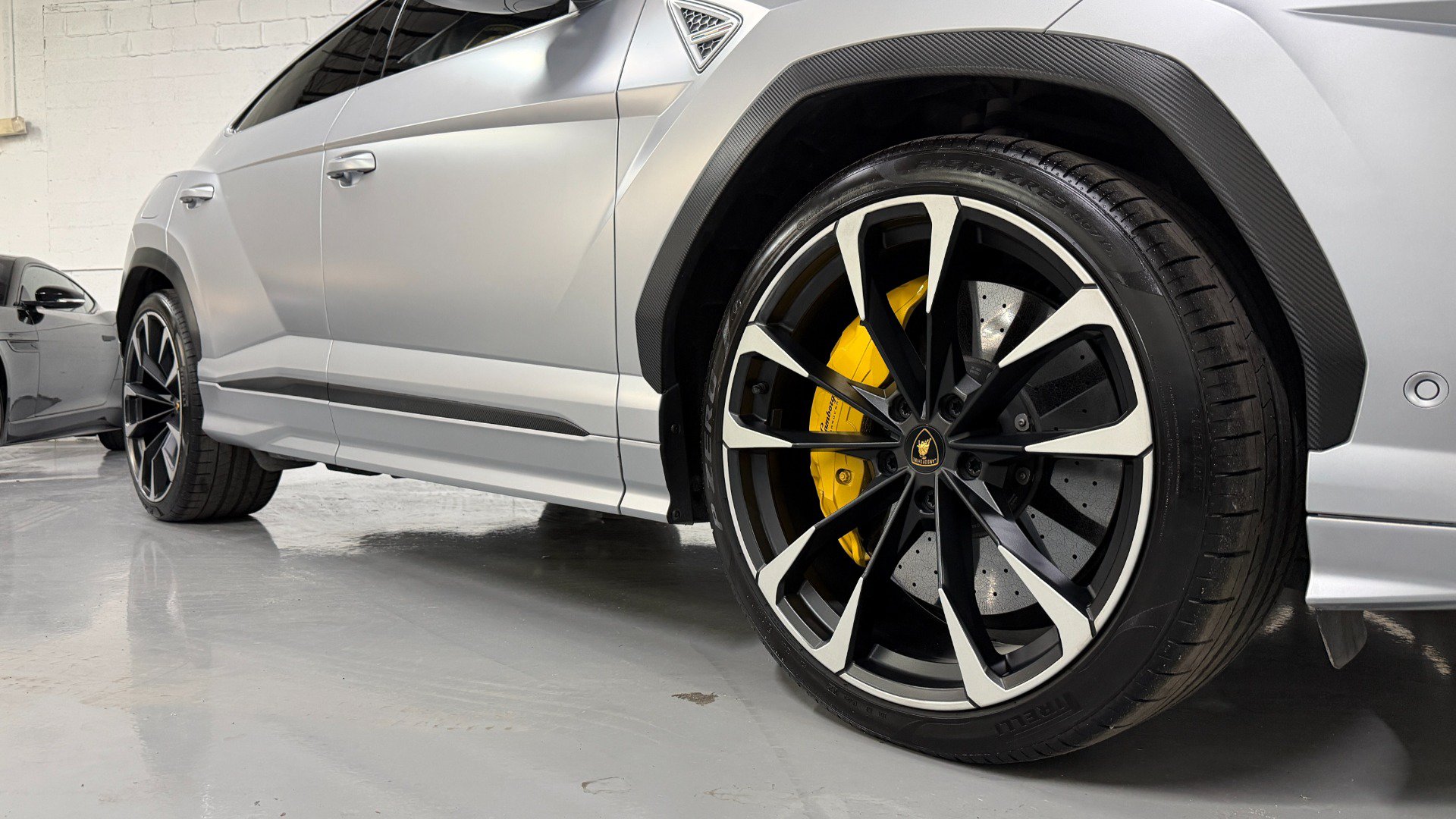 Used 2022 Lamborghini Urus AWD/4WD image 8