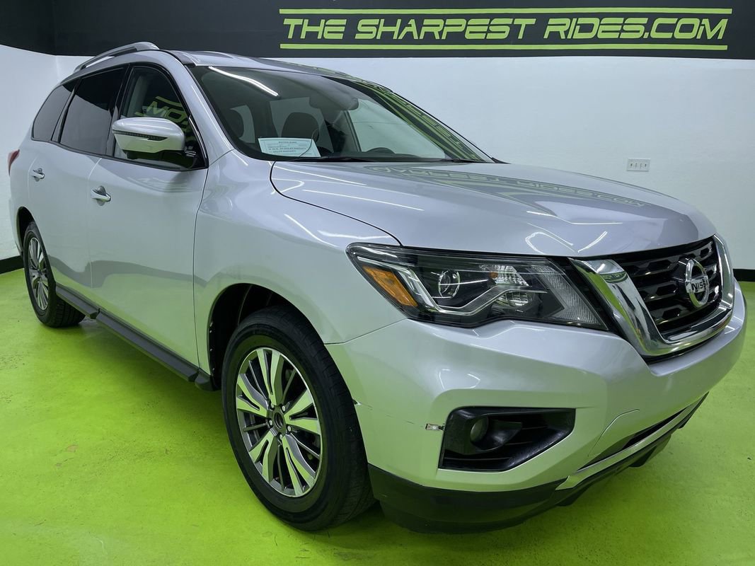 Used 2020 Nissan Pathfinder SL FWD image 2