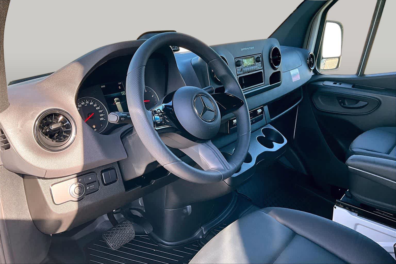 New 2025 Mercedes-Benz Sprinter 2500 image 9