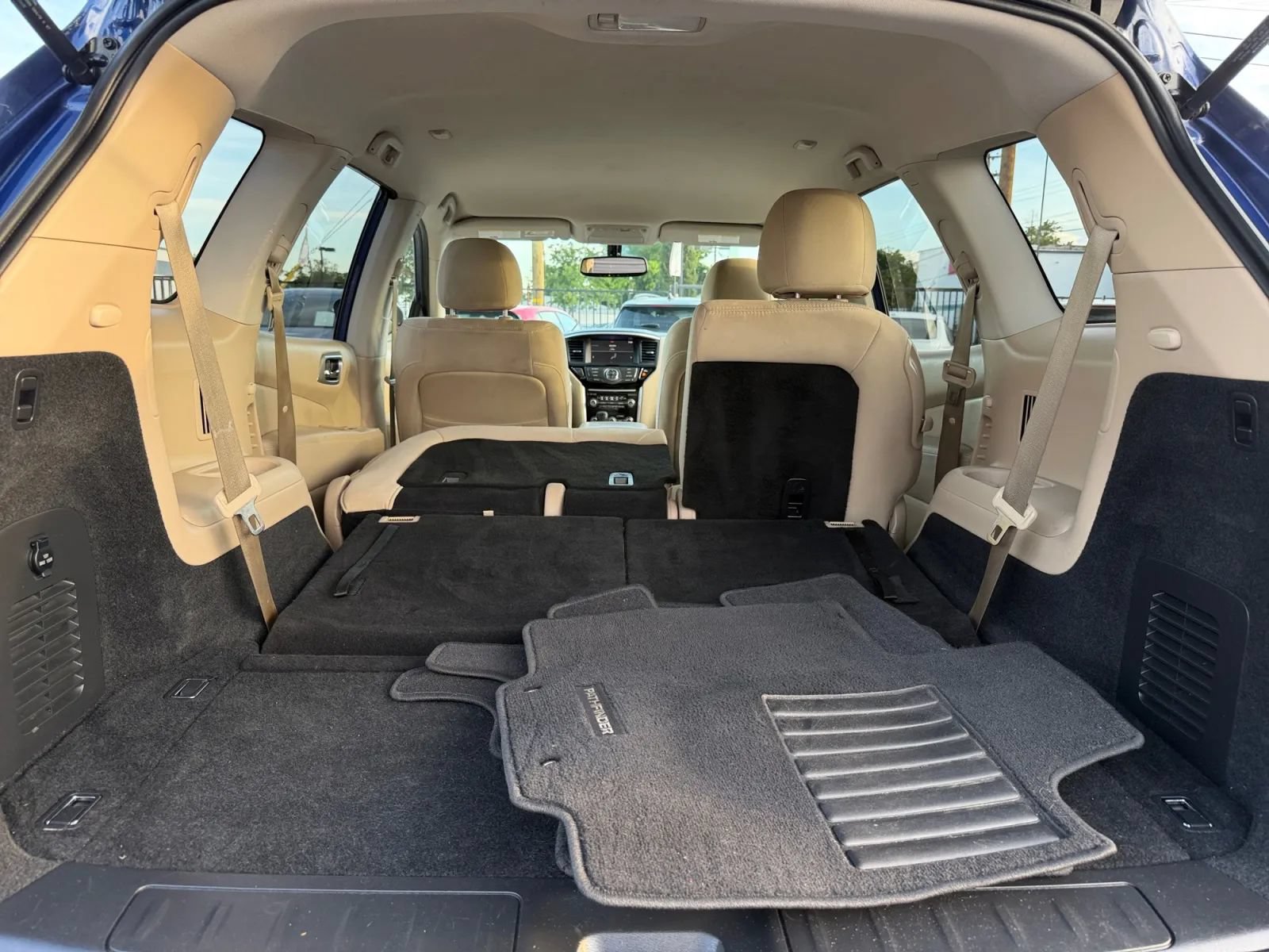 Used 2019 Nissan Pathfinder SV FWD image 19