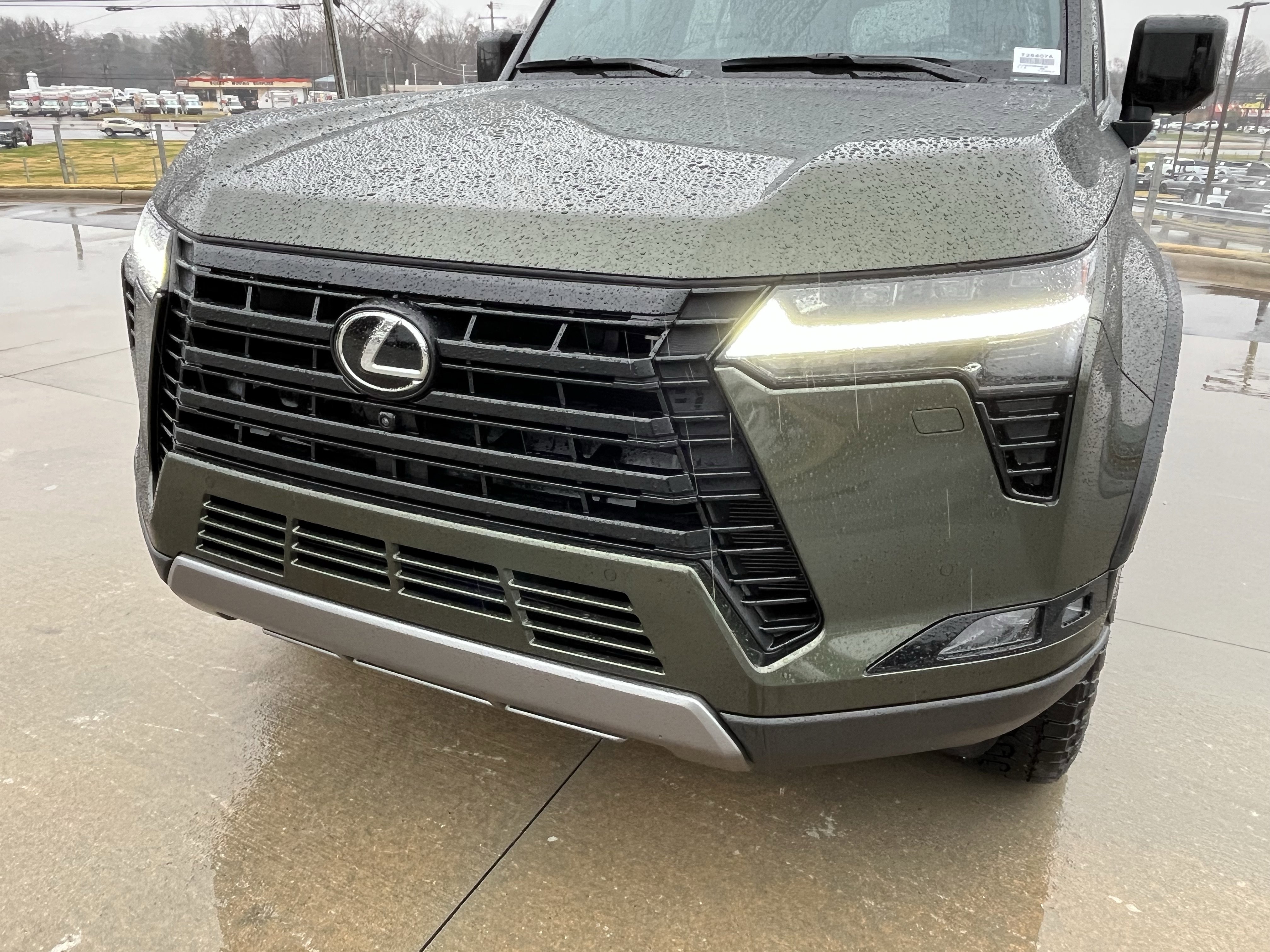 Used 2025 Lexus GX 550 w/ Accessory Package (32) image 10