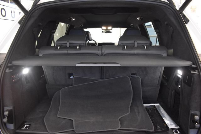 Used 2024 BMW X7 xDrive40i w/ M Sport Package AWD/4WD image 16
