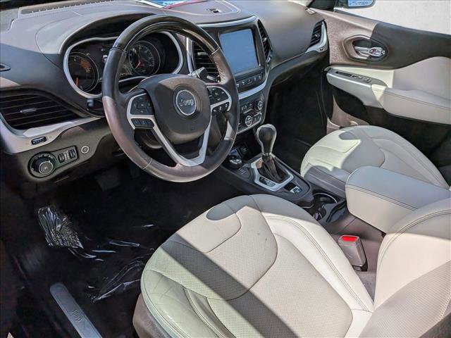 Used 2017 Jeep Cherokee Overland w/ Technology Group image 13