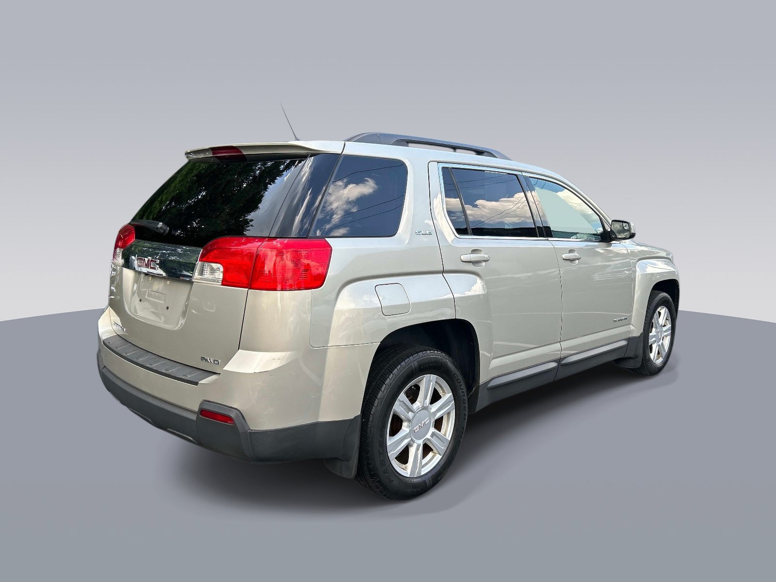 Used 2014 GMC Terrain SLE w/ Convenience Package AWD/4WD image 3