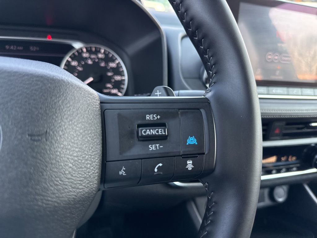 Used 2025 Nissan Rogue SV FWD image 16