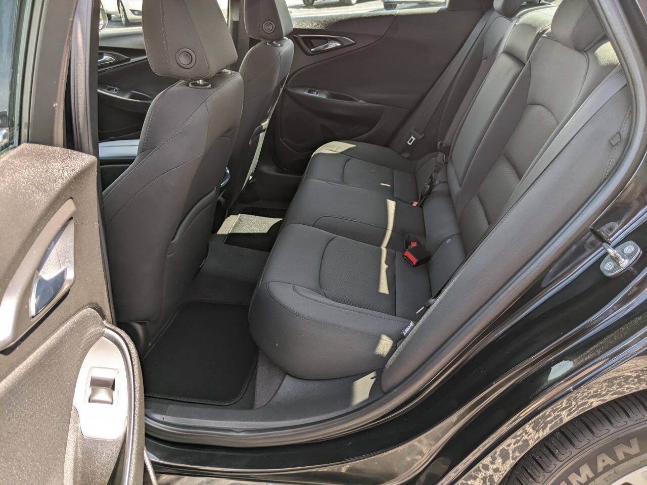 Used 2016 Chevrolet Malibu LT FWD image 12