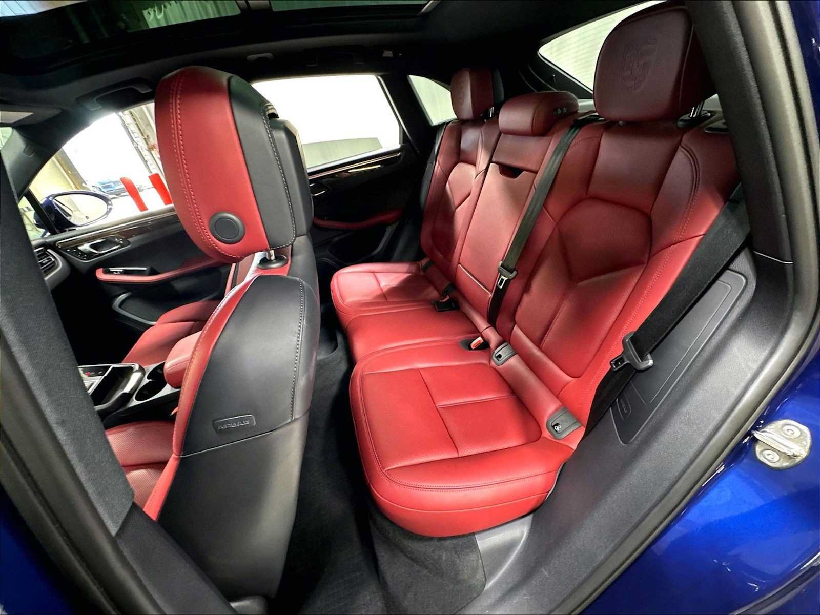 Used 2026 Porsche Macan AWD/4WD image 30