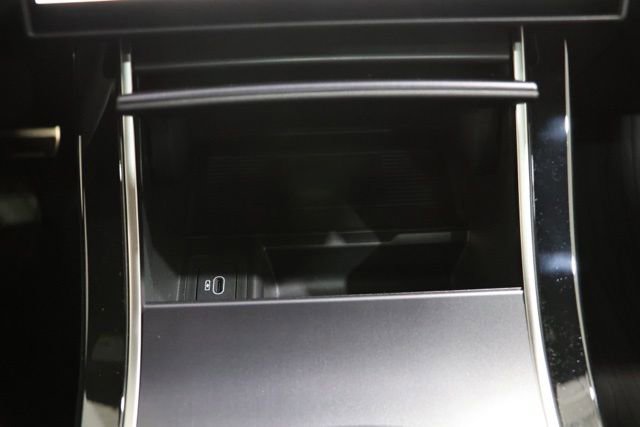 Used 2026 Land Rover Range Rover Velar Dynamic SE AWD/4WD image 25