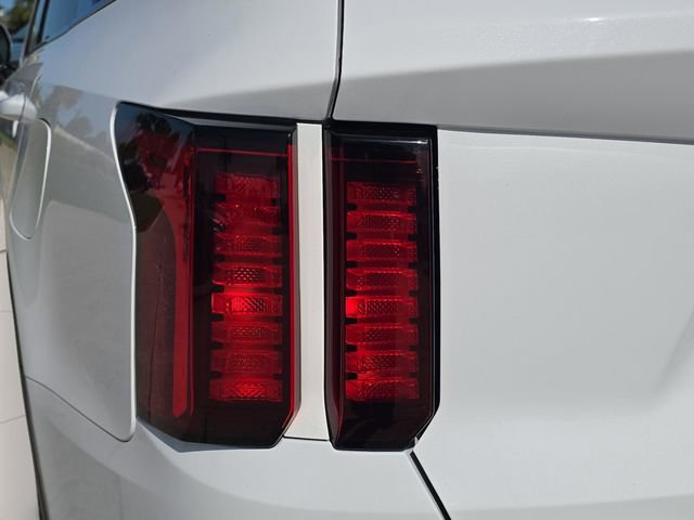 Used 2022 Kia Sorento LX image 7