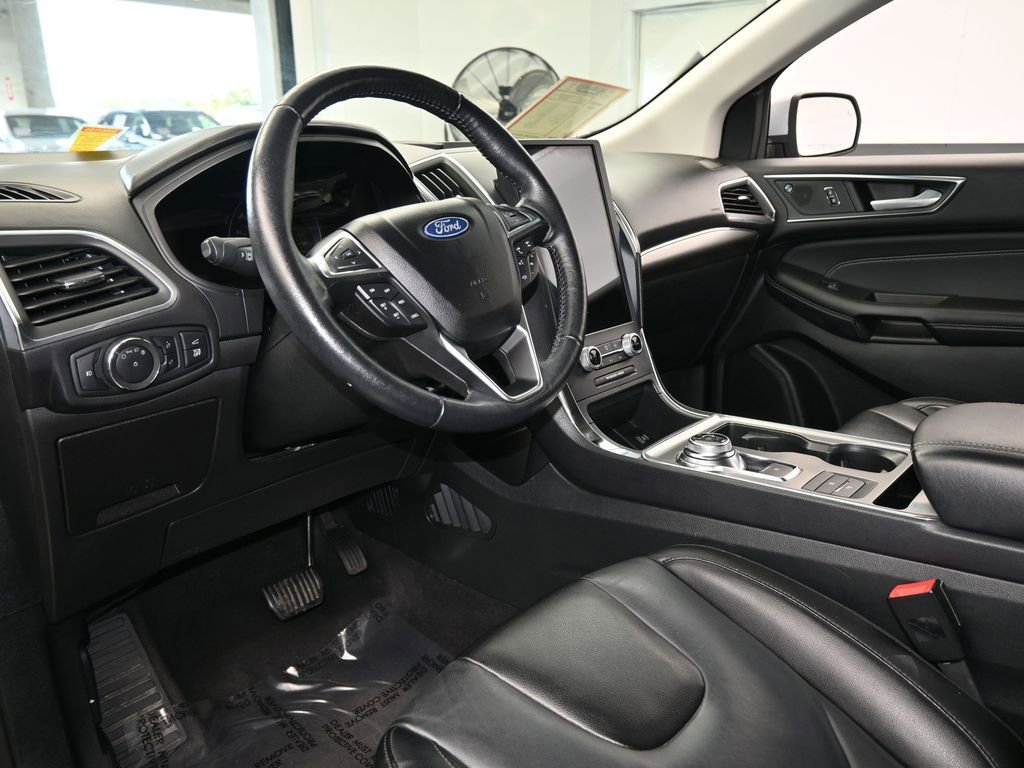 Used 2022 Ford Edge Titanium image 13