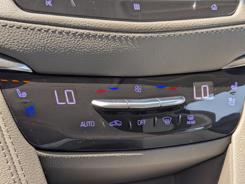 Used 2020 Cadillac XT5 Premium Luxury AWD/4WD image 19