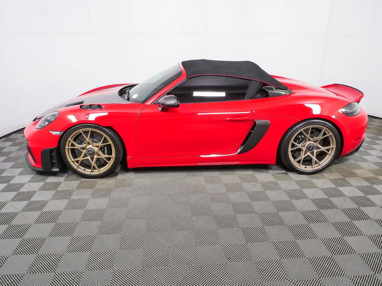 Certified 2025 Porsche 718 Boxster Spyder RS RWD image 2