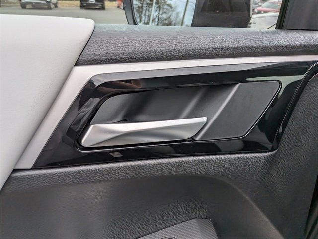 New 2025 Mitsubishi Outlander SE image 12
