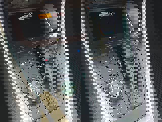 Used 2025 Toyota RAV4 Limited w/ Advanced Technology Package image 31