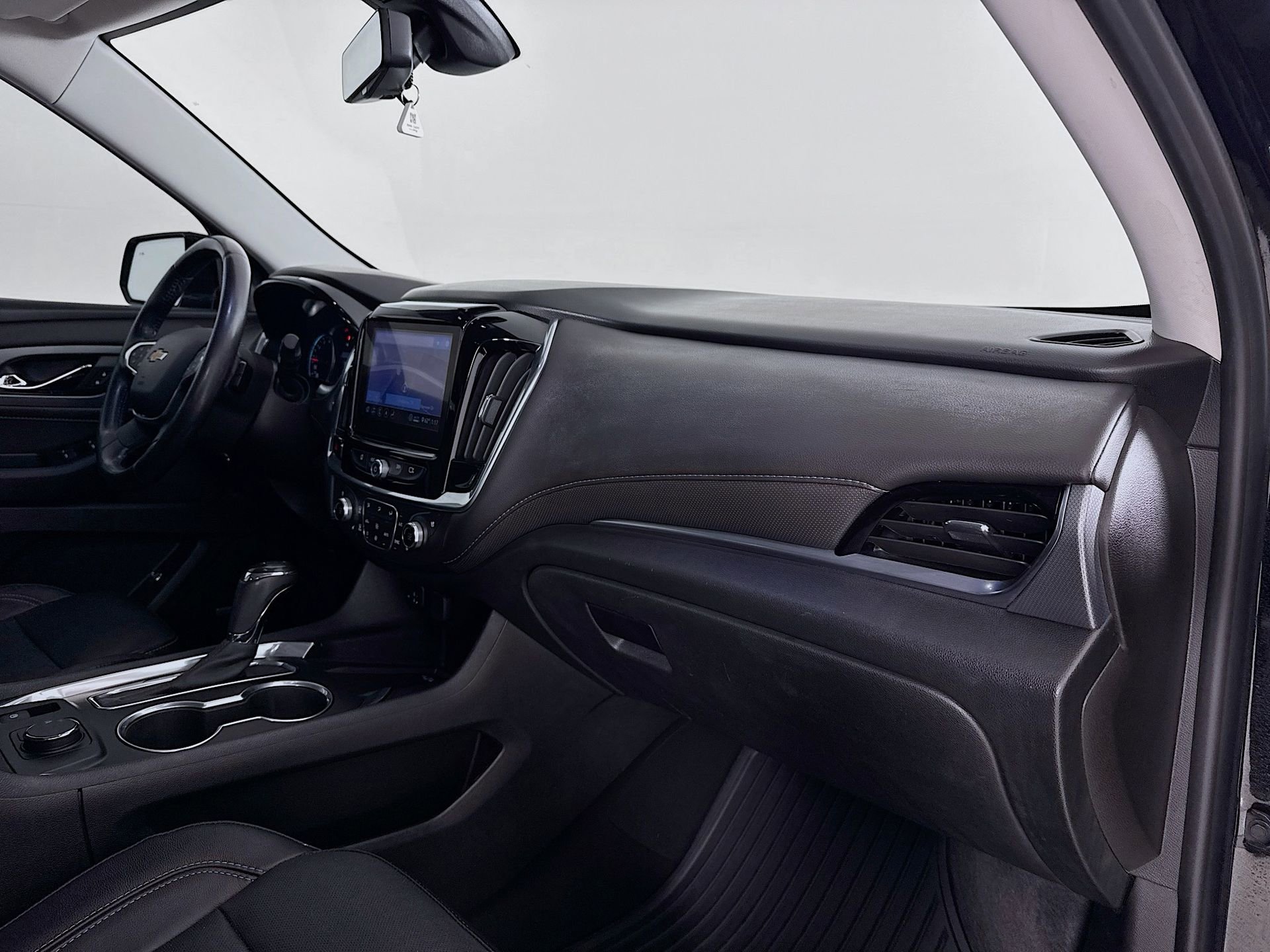 Used 2020 Chevrolet Traverse Premier image 32