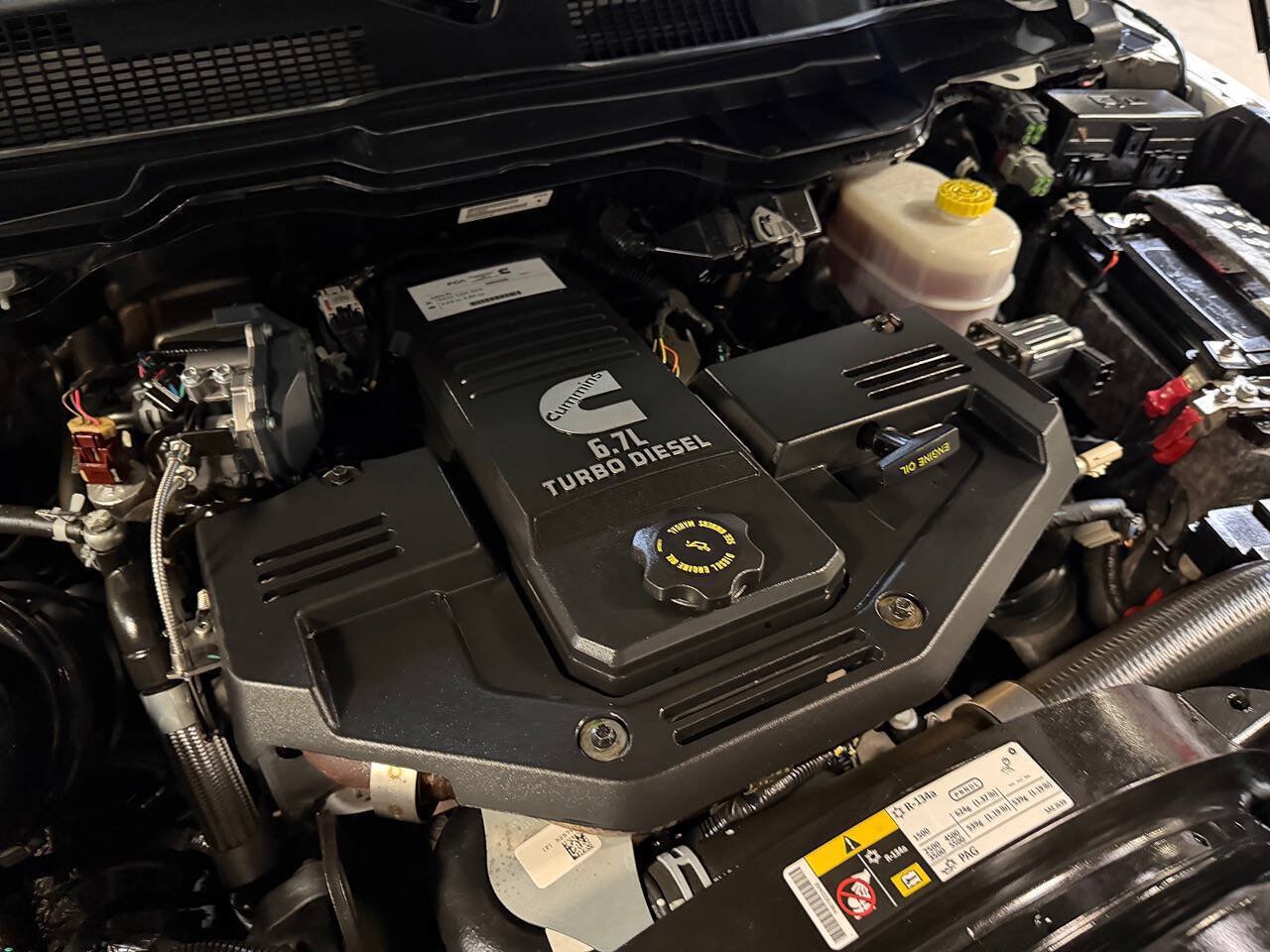 Used 2018 RAM 3500 Laramie RWD image 27