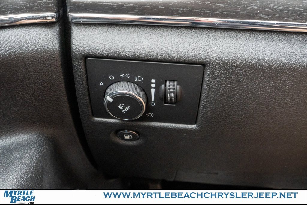 Used 2017 Jeep Grand Cherokee Limited image 30