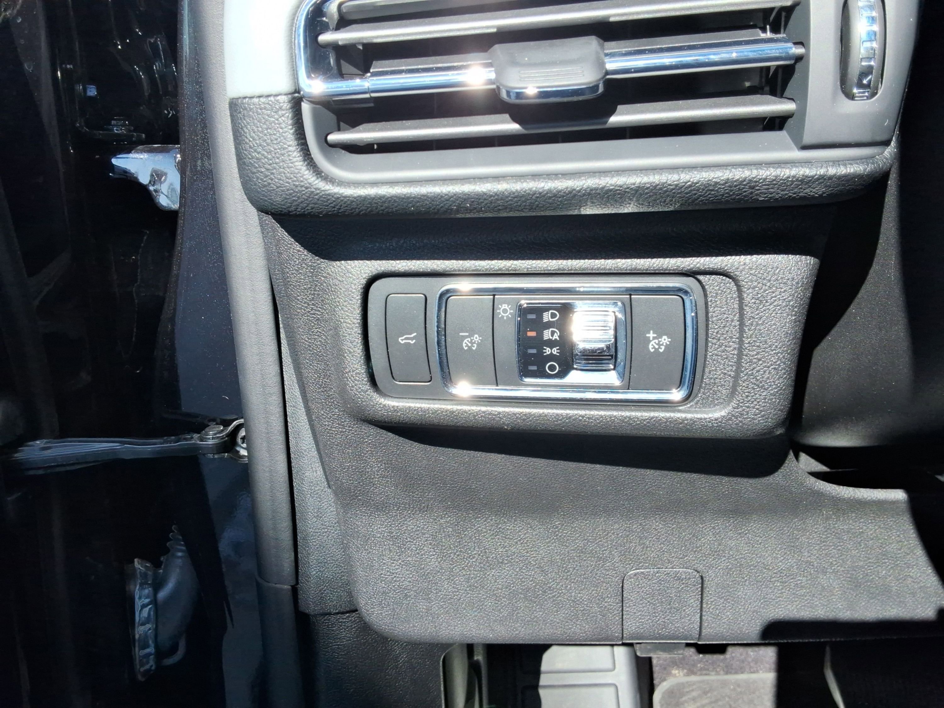 Used 2022 Lincoln Corsair Reserve image 20