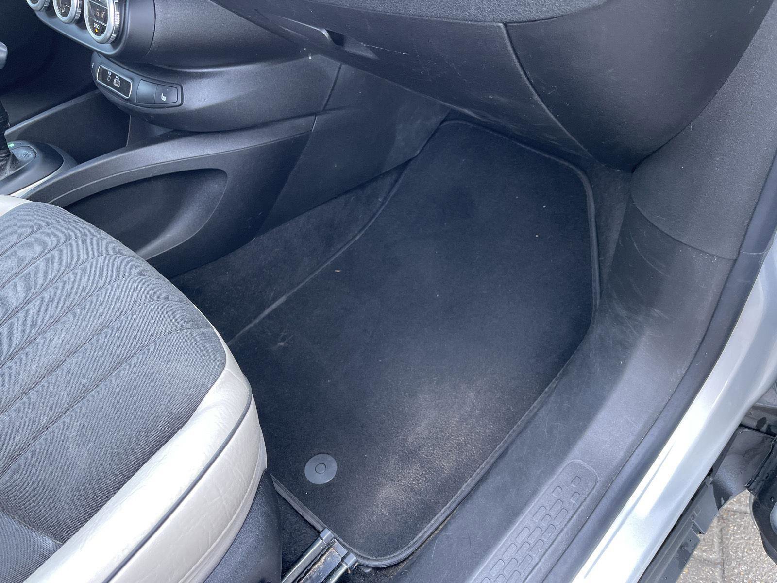 Used 2016 FIAT 500X Lounge image 32