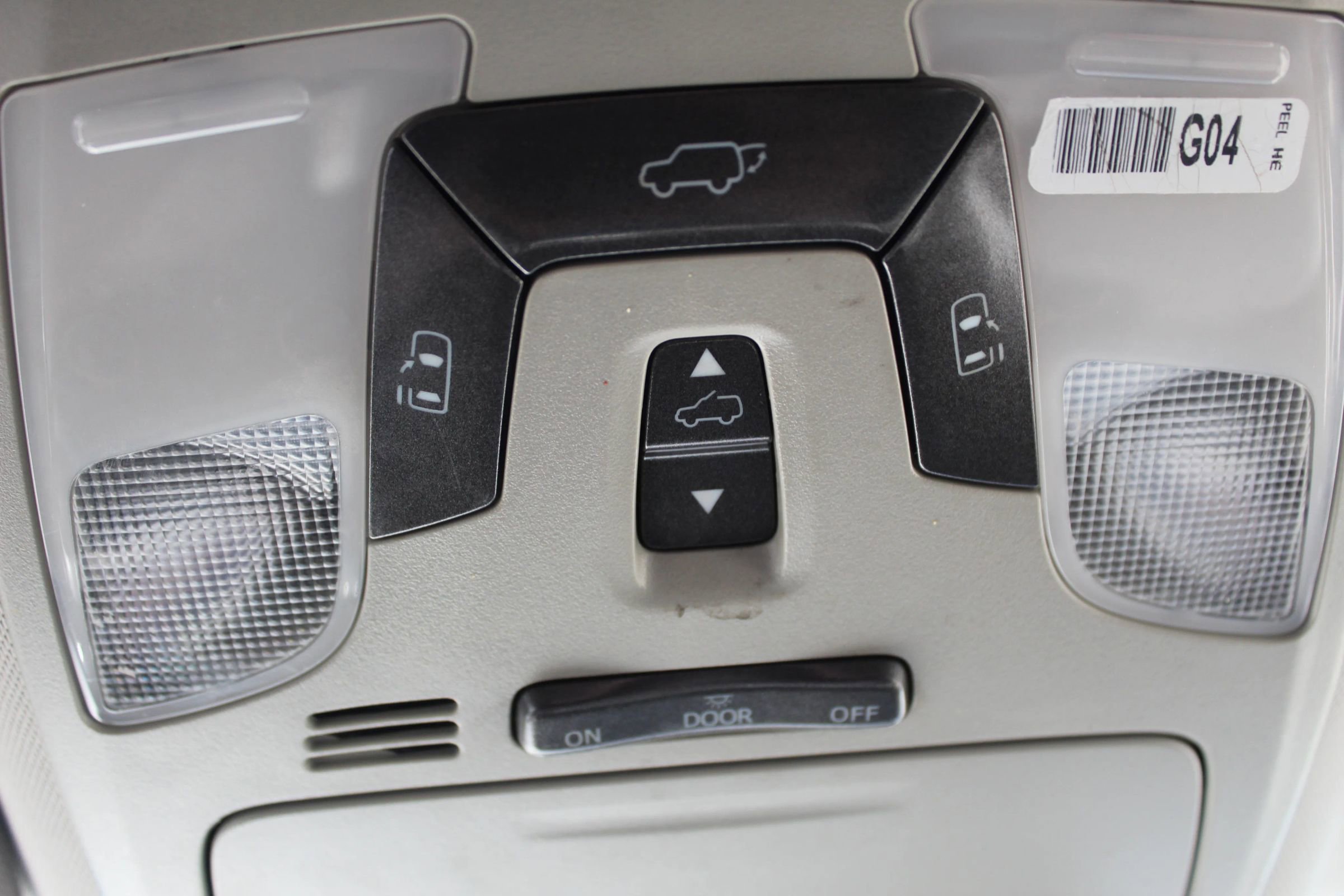 Used 2017 Toyota Sienna SE w/ SE Preferred Package FWD image 33