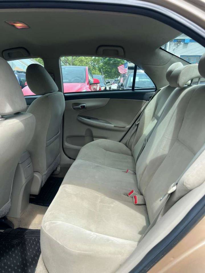 Used 2012 Toyota Corolla LE FWD image 21