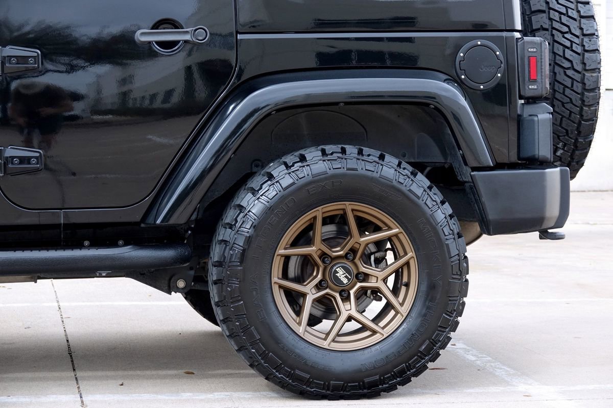 Used 2013 Jeep Wrangler Unlimited Rubicon w/ Connectivity Group image 23