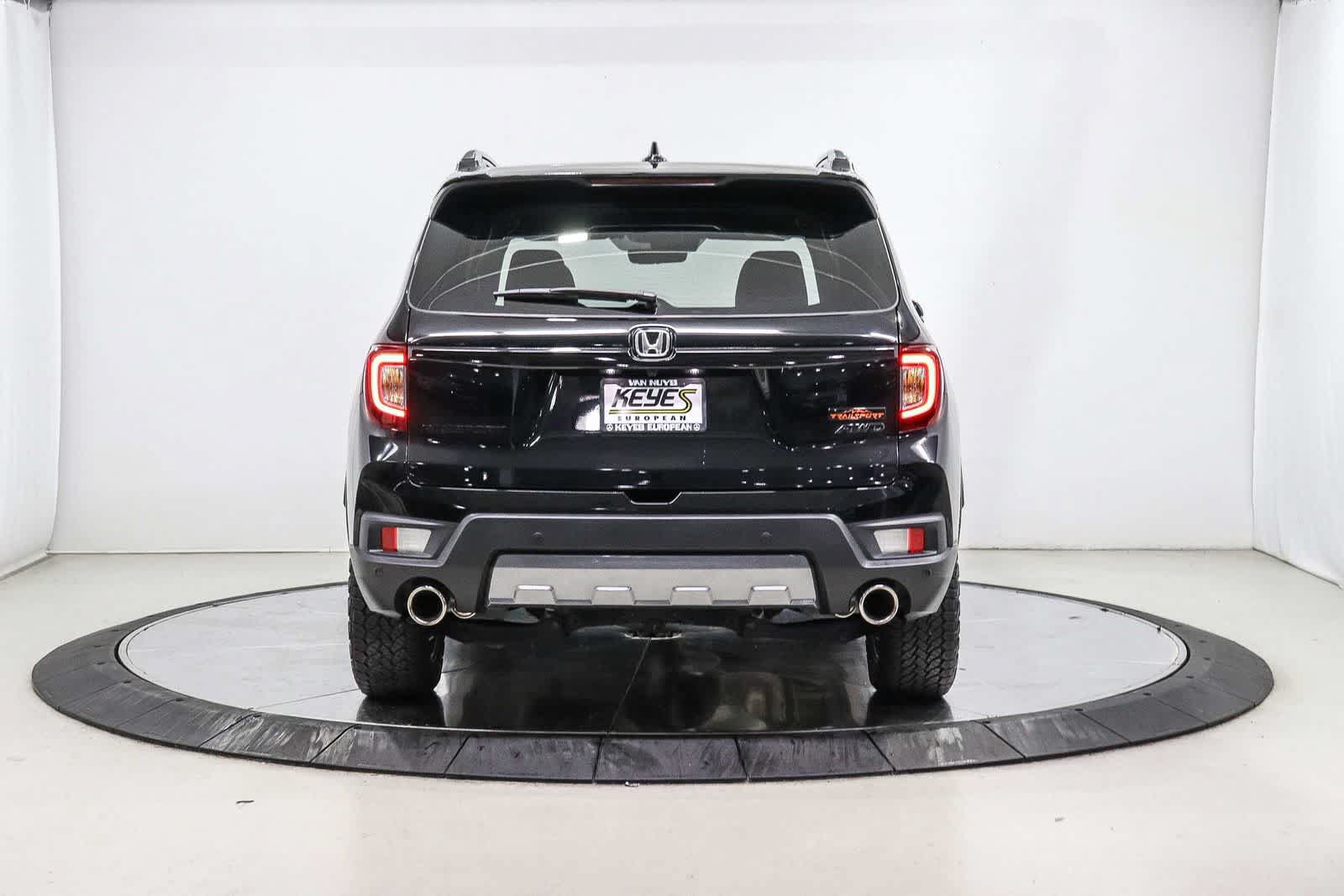 Used 2024 Honda Passport TrailSport image 3