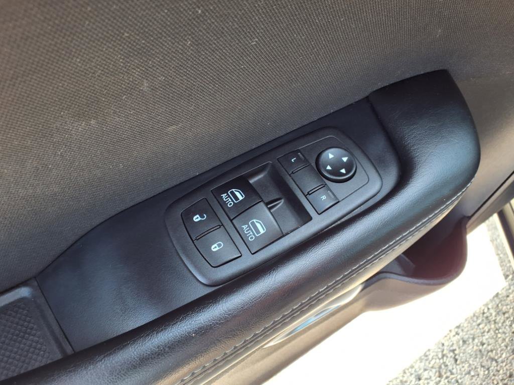 Used 2023 Dodge Challenger SXT image 11