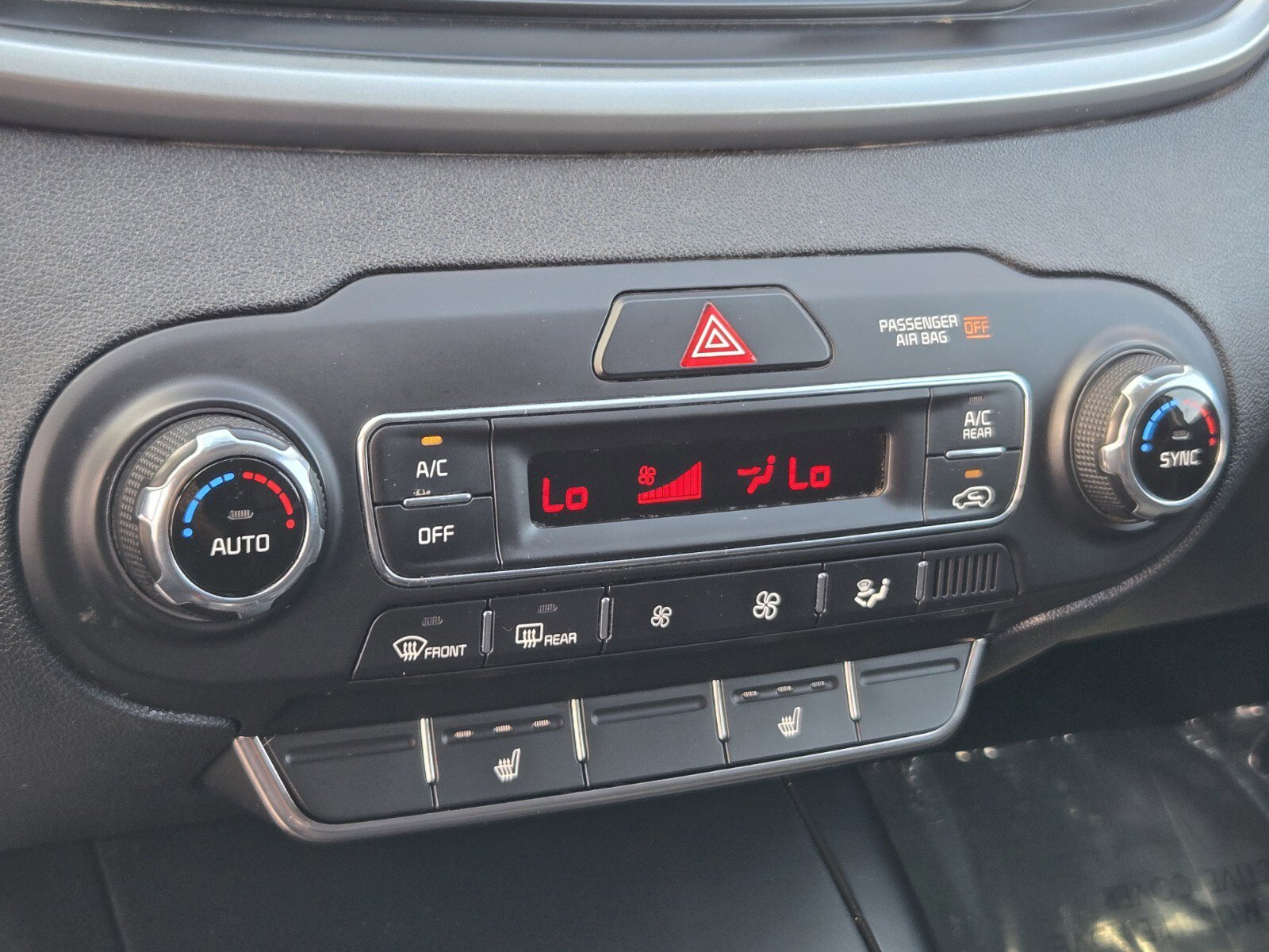 Used 2019 Kia Sorento S image 27