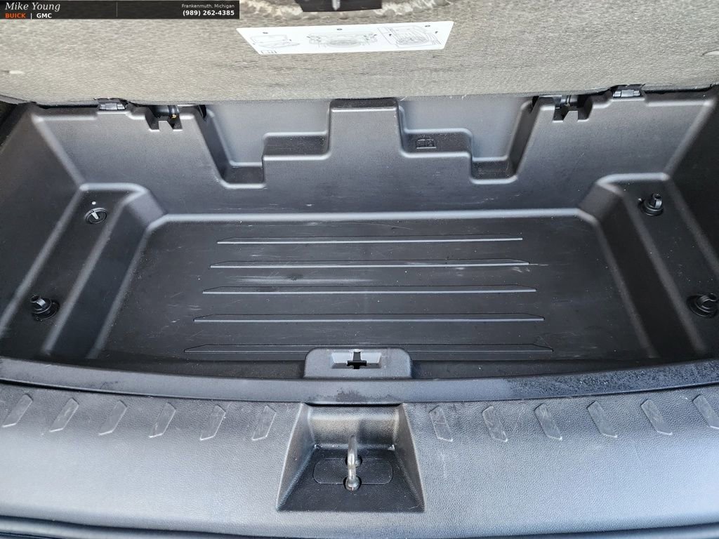 Used 2018 Chevrolet Traverse LT image 14