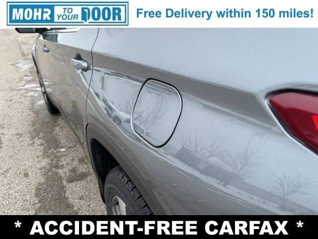 Used 2021 Chevrolet Traverse LT w/ LT Premium Package image 12