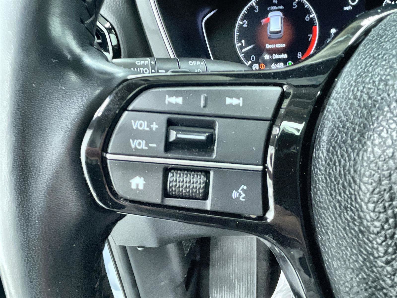 Certified 2023 Honda Pilot Touring image 17