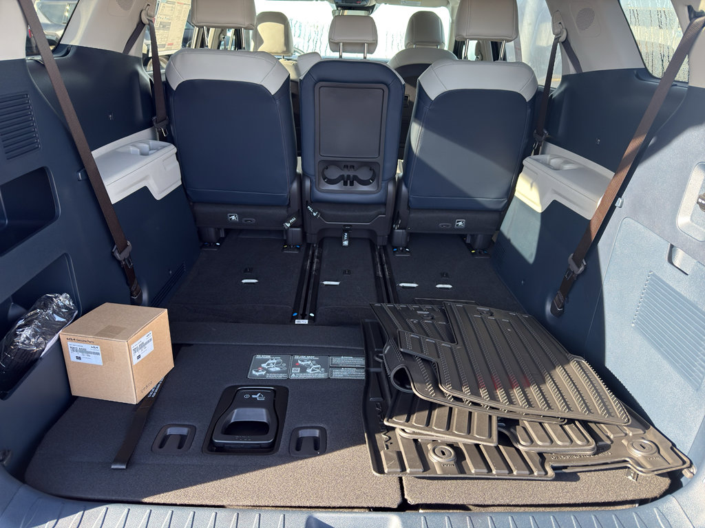 New 2026 Kia Carnival EX image 17