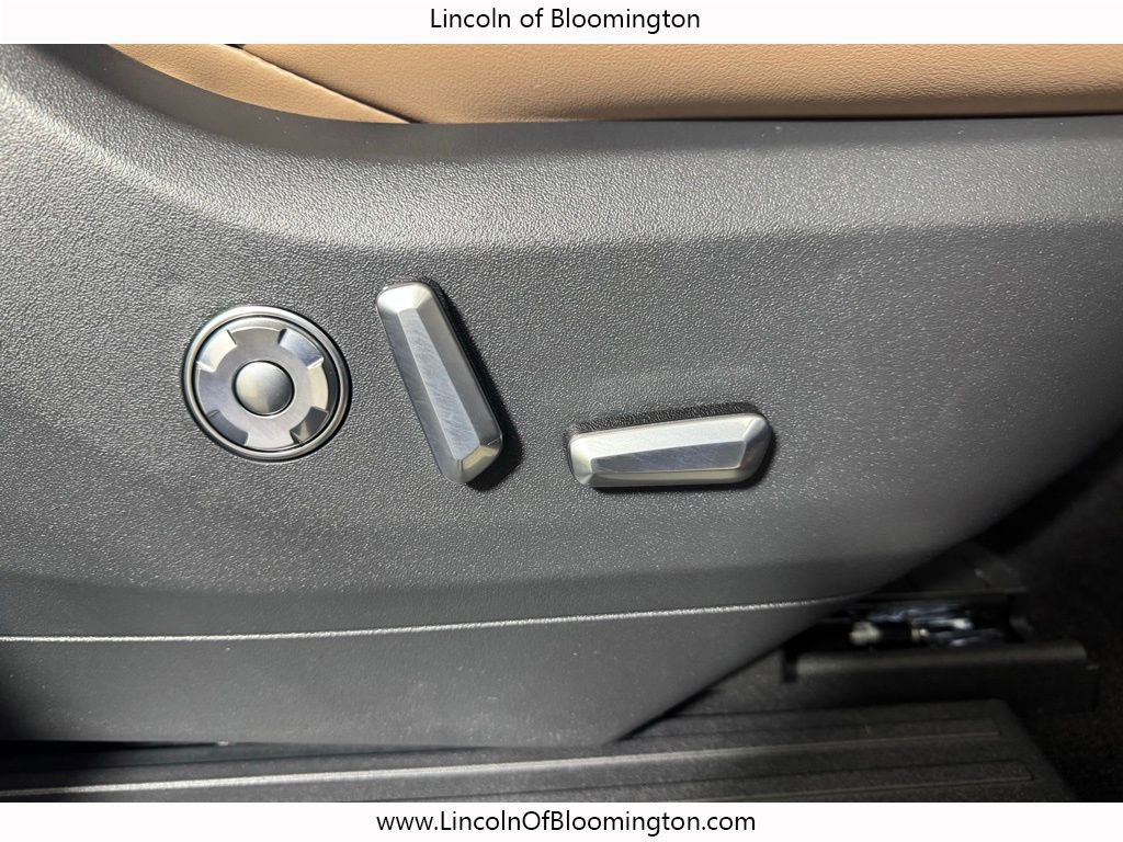 New 2026 Lincoln Navigator L Black Label AWD/4WD image 23