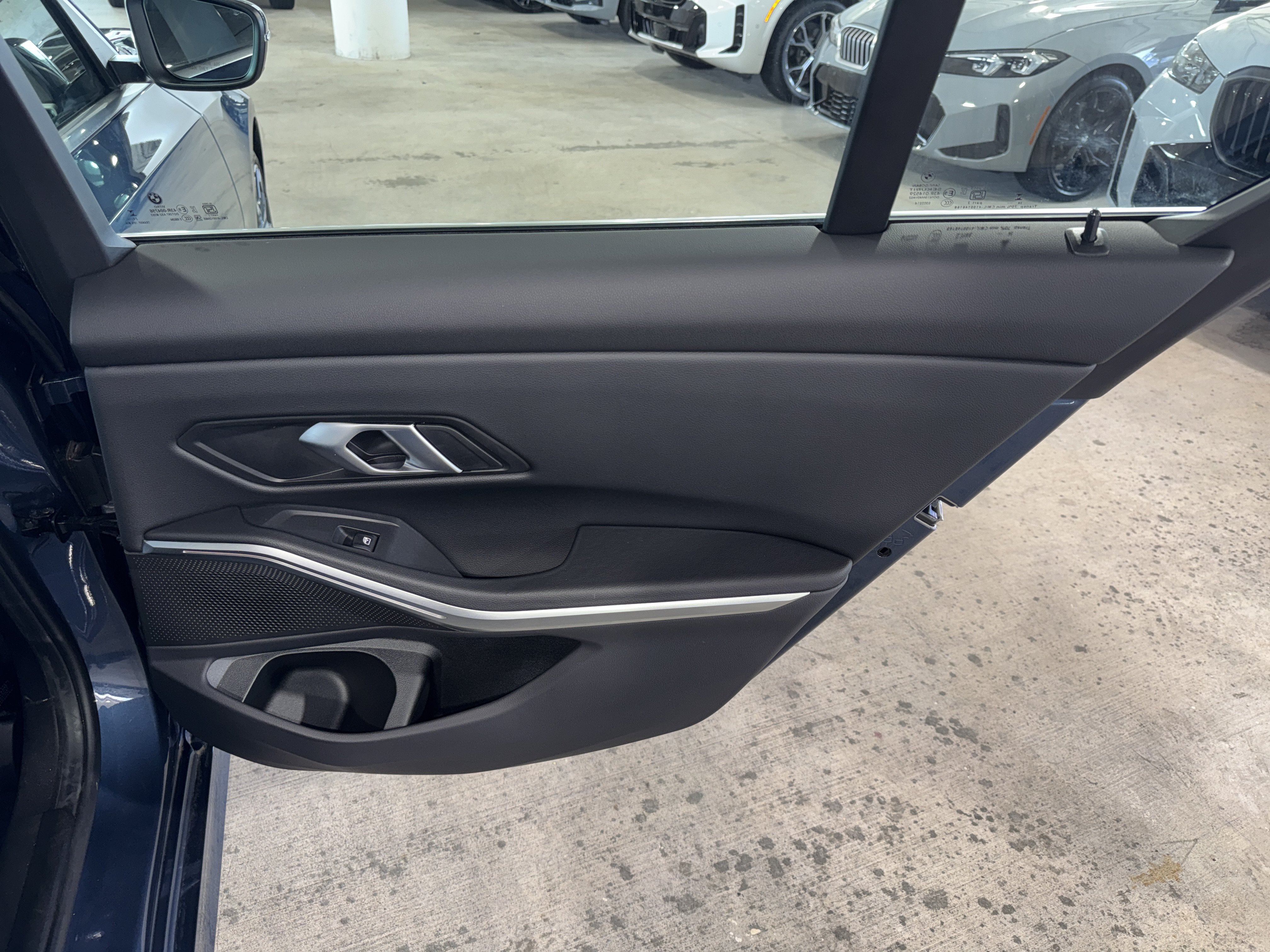 Used 2025 BMW 330i Sedan RWD image 11