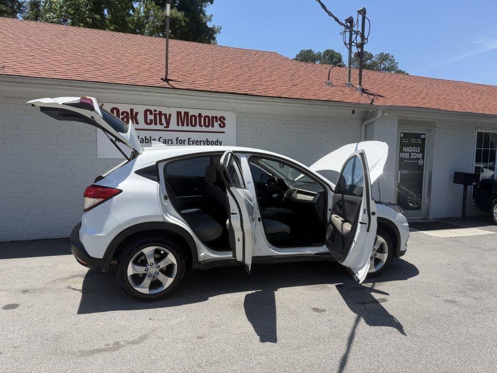Used 2020 Honda HR-V LX image 5